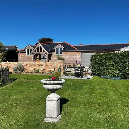 Byre - Farm Cottage On 9 Acre Equestrian Small Holding Salisbury Exterior photo