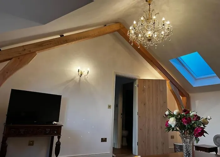 Byre - Farm Cottage On 9 Acre Equestrian Small Holding