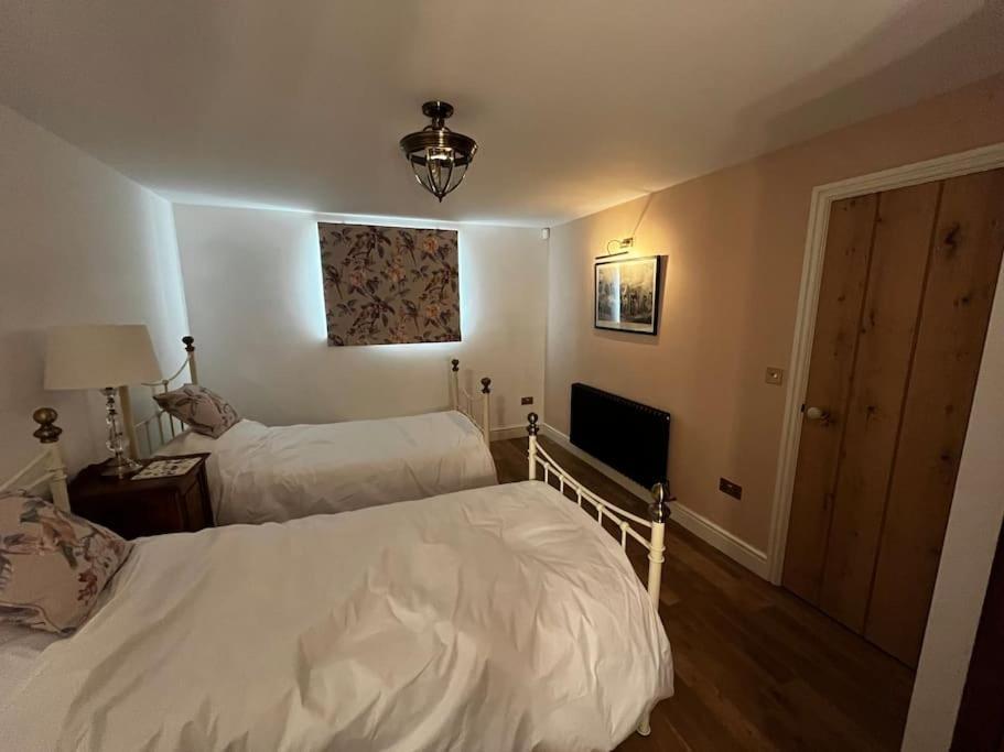 Apartment Byre - Farm On 9 Acre Equestrian Small Holding Salisbury