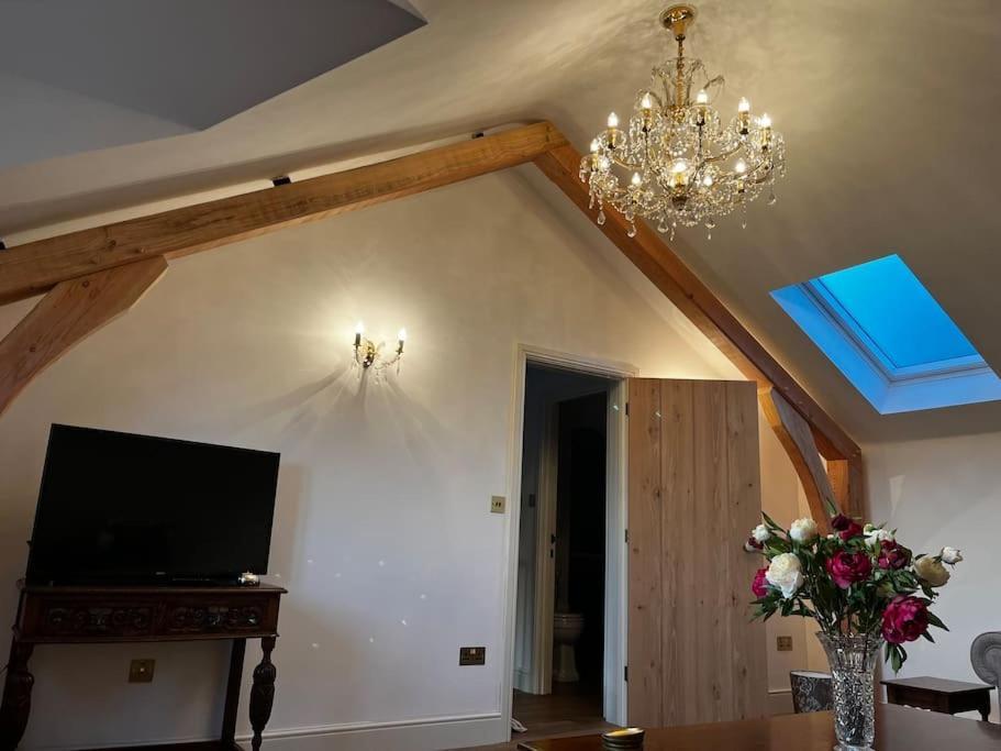 Byre - Farm On 9 Acre Equestrian Small Holding Apartment *